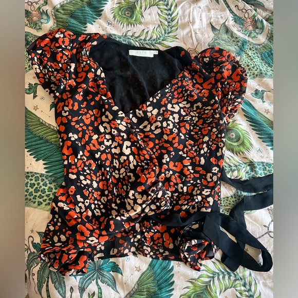 ASTR the Label Lissa top in red gold leopard - Picture 2 of 3